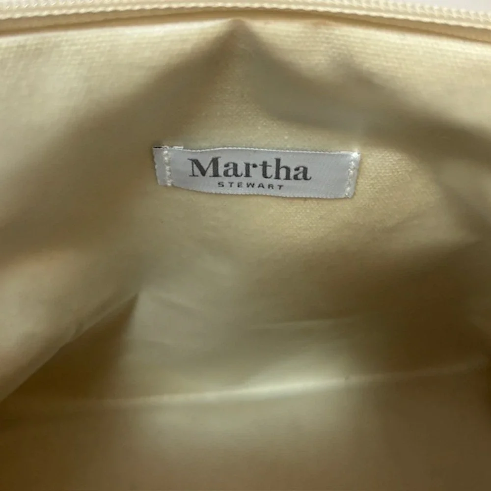 Martha Stewart Crochet Travel Toiletry Makeup Cosmetic Bag White Zipper Gold NWT
